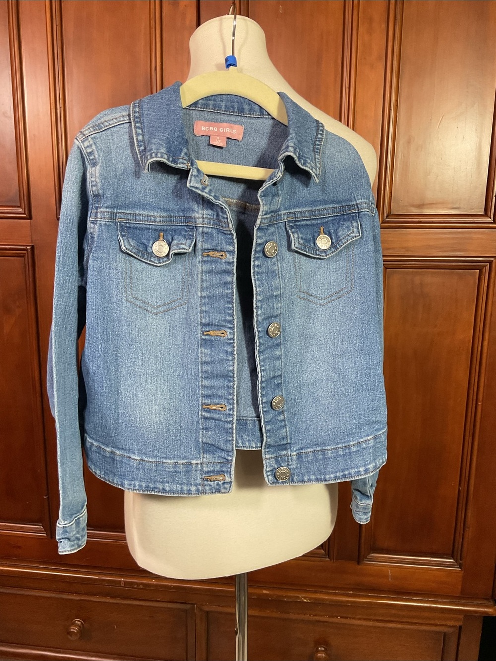 BCBG Girls Jean Jacket Size 7/8 Lknew As Pictured Light Wash Buttons Denim Versa